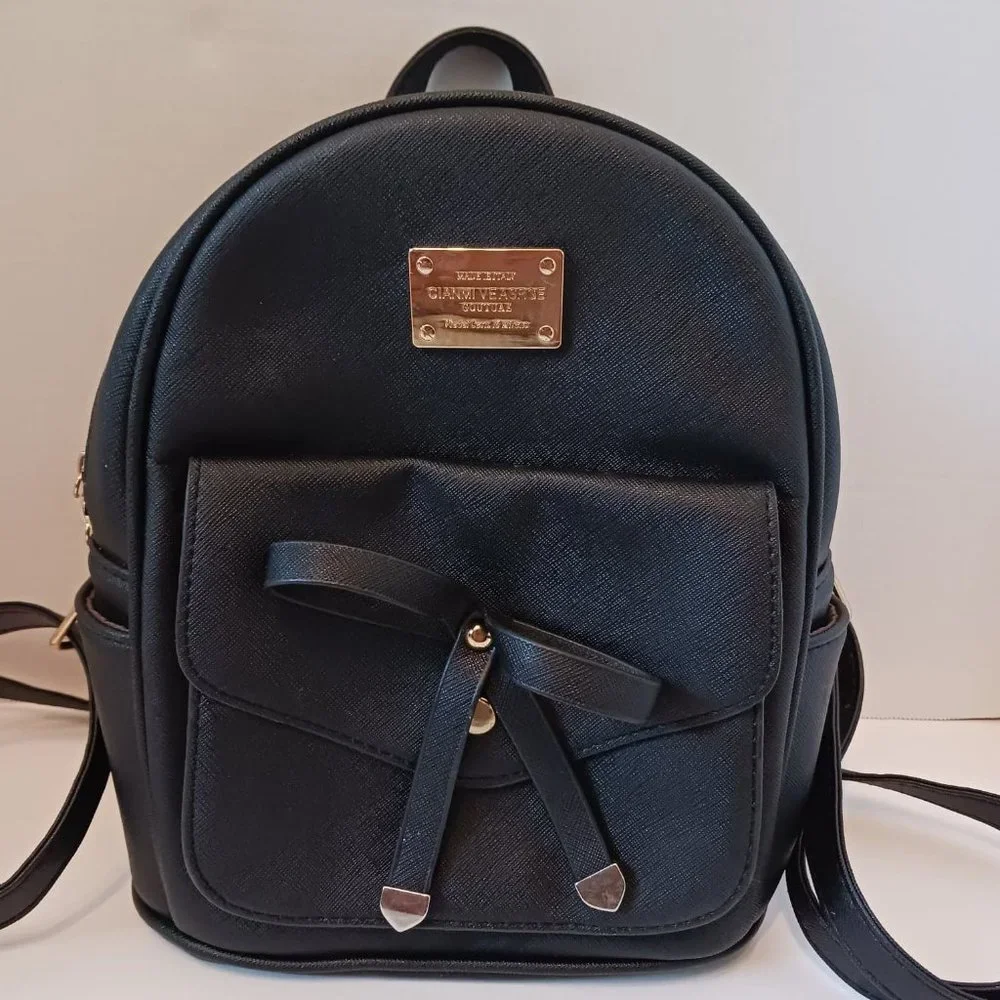 cianmi veasrge mini backpack Souvenir Keychain while plenty of slots and pockets help you keep things organized LCFUN Cianmi Veasrge Goutuae Mini